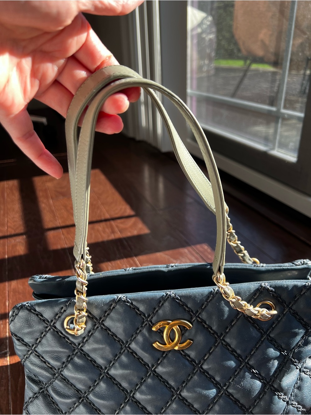 CHANEL Navy Paris-Dallas Chic Stitch Tote - Picture 2 of 16